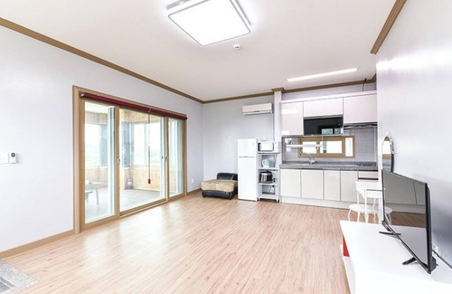 Pohang House | Eco-Friendly Pohang Healing House Pension with Family Amenities