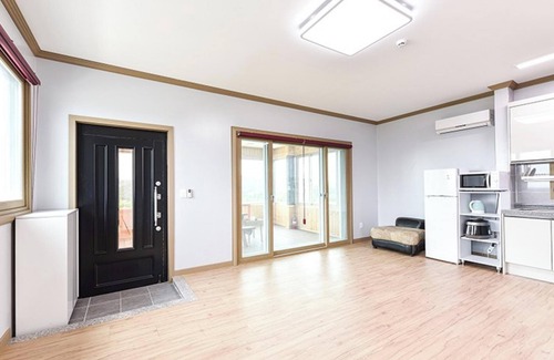 Pohang House | Eco-Friendly Pohang Healing House Pension with Family Amenities