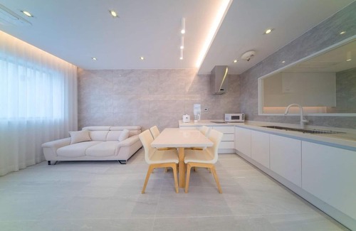 Pohang House | Exceptional Stay at Pohang Polemeleupulbilla - Child Friendly