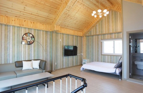 Pohang House | Discover Pohang View 141 Pension: Family-Friendly Retreat