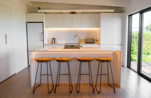 Pohara House | Pohara's Seaside Accommodation