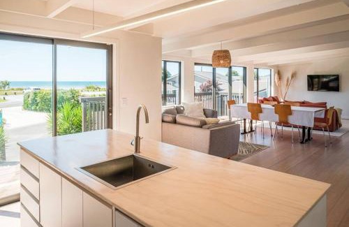 Pohara House | Pohara's Seaside Accommodation