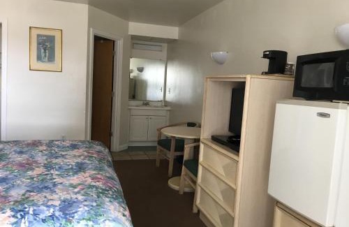 Misquamicut Hotel | Discover Family-Friendly Comfort at Point 1 Resort & Motel