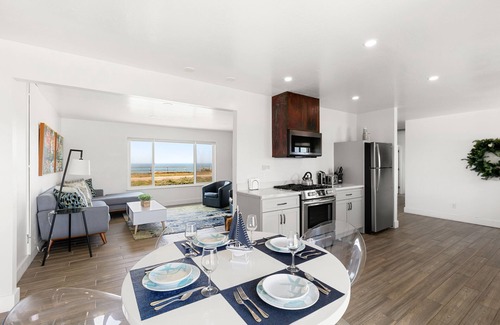 Point Arena House | Point Arena Lighthouse: Oceanfront Oasis with Top Ratings