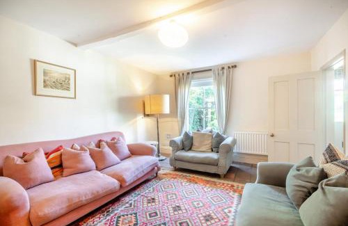 Holt House | Charming Point Cottage: Family-Friendly & Guest Rated 9/10