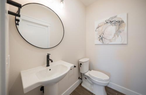 Siesta Key House | Point of Rocks: Family-Friendly Retreat with Pool & Hot Tub