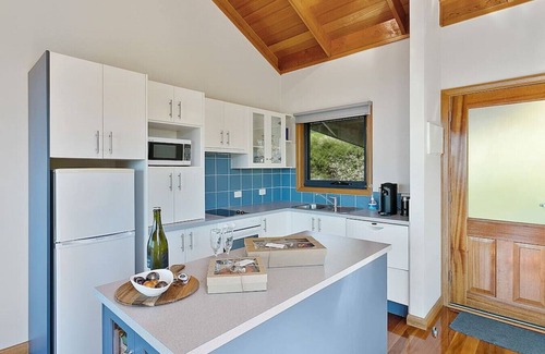 Apollo Bay Villa | Unforgettable Point of View Villa - Ideal Couples Retreat