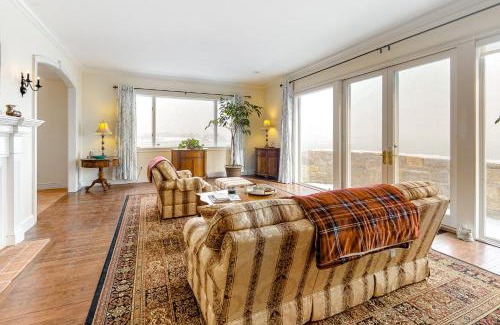 Gloucester Apartment | Pet-Friendly Point Radio Cottage with a 9.5 Guest Rating