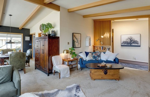 Point Roberts Cottage | Point Roberts Cottage: Ocean Views & Relaxing Hot Tub