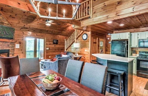 Ridgeline Vistas Cabin | Inviting Points of View - Mountain View: Pet Friendly Escape