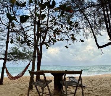 Kampung Ru Muda House | Pok Mat Beach Cabin
