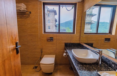 Pokhara Hotel | Discover Pokhara Batika: 4-Star Family-Friendly Retreat