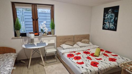 Elblag House | Discover POKÓJ POMORSKA: Family-Friendly Retreat with Hot Tub