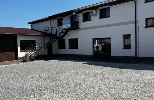 Siedlce House | Inviting Pokoje Gościnne "Cyprian" with Hot Tub & Breakfast