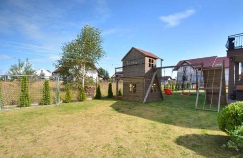 Rewa House | Pet-Friendly Pokoje Gościnne R10 with Family Amenities