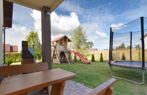 Rewa House | Pet-Friendly Pokoje Gościnne R10 with Family Amenities