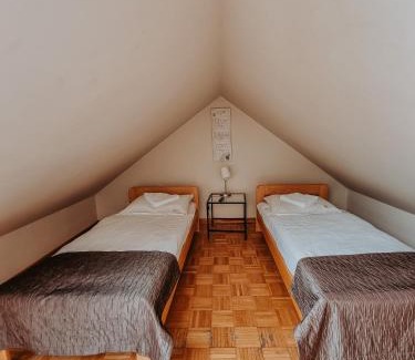 Krobielowice Hotel | Pet-Friendly Retreat: Pokoje hotelowe Azyl Awaits You