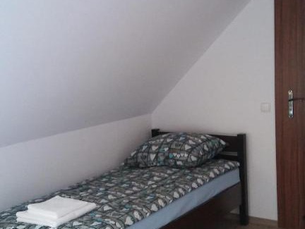 Miłki House | Family-Friendly Pokoje Kleszczewo Osada with Hot Tub