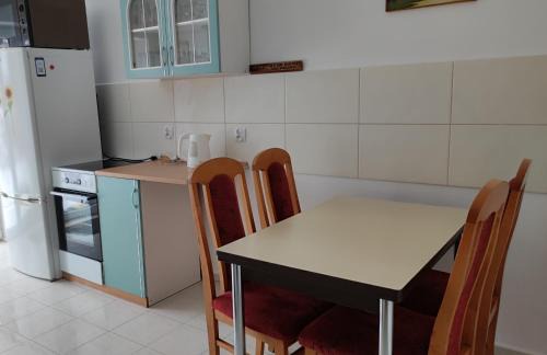 Piecki House | Family-Friendly Pokoje Przy Kominie with Hot Tub Access