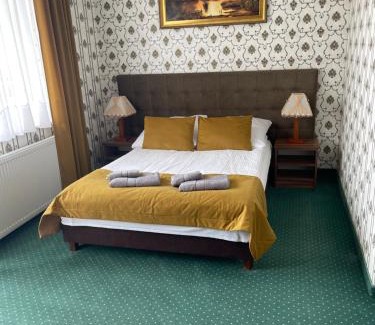 Ostrowo House | Guest Rated: Pokoje Zalesie - Family-Friendly Retreat