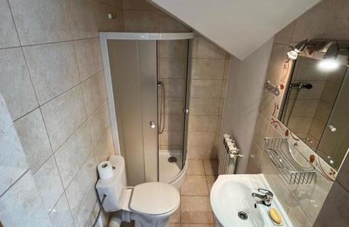 Radzymin Hotel | Child-Friendly Comfort at Pokoje ZIELONY ZAKĄTEK