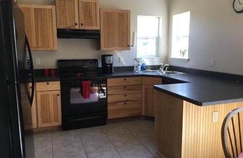 Polaris House | Explore Polaris Paradise: Entire Townhouse with Ocean View