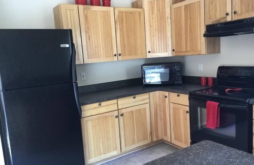 Polaris House | Explore Polaris Paradise: Entire Townhouse with Ocean View