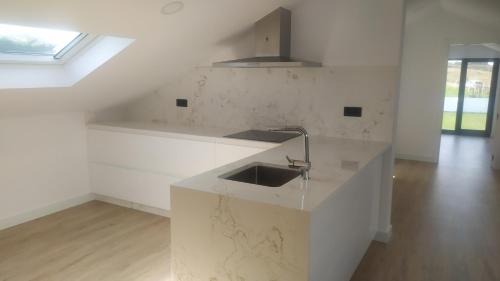 Fazouro Apartment | Experience Coastal Bliss at Polas Beach Loft - Rated 9.9/10