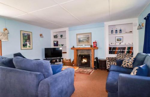 Veryan House | Pet-Friendly Polcreek Farmhouse: Guest Rated 9/10