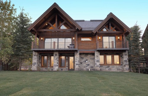 Victor House | Pole Canyon Cabin. 5 bedroom Mountain Modern Luxury Cabin In Victor ID!