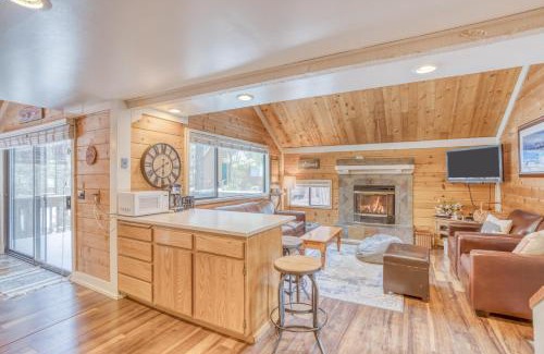 Overlook Park House | Pet-Friendly Pole House 15: Ideal for Families & Breakfast