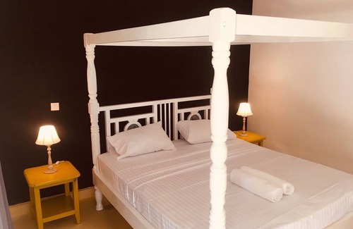 Gede Hotel | Guest Rated 10/10: Pole Pole Beach House with Pool & Dining