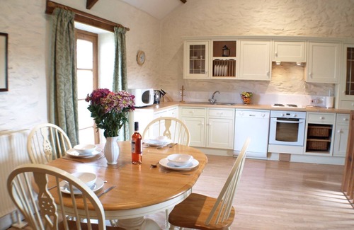 Pelynt Cottage | Experience Polean Farm Cottages: Pet-Friendly Oceanfront Retreat