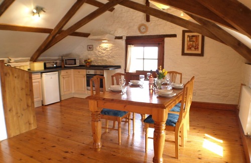 Pelynt Cottage | Experience Polean Farm Cottages: Pet-Friendly Oceanfront Retreat