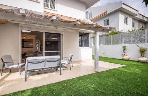 Netanya Villa | Serene Family Retreat at Poleg Serenity Villa by Sea N' Rent