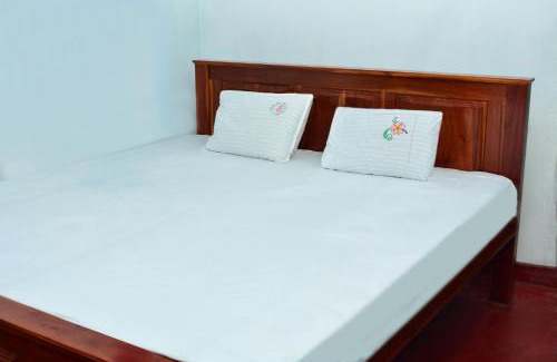 Polhena Apartment | Pet-Friendly Retreat at Polhena Orchid Villa for Families