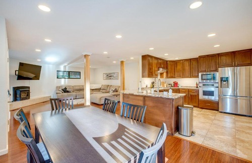 Pollock Pines House | Pollock Pines Cabin: Game Room Fun & Family-Friendly Stay