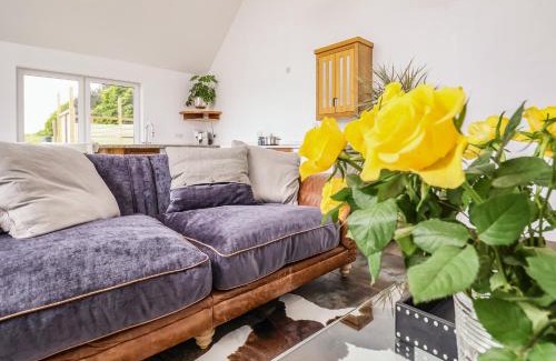 Martlesham Heath House | Experience Family-Friendly Comfort at Polly's Annexe
