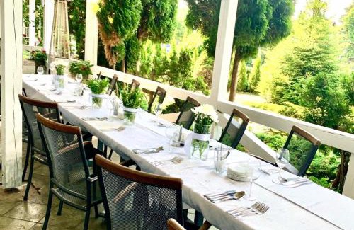Ryman Hotel | Discover Polonez w Rymaniu: Family-Friendly with Pool