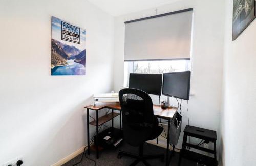 Cray Valley East Apartment | Polperro House - Stylish & Chic 2bed Hse