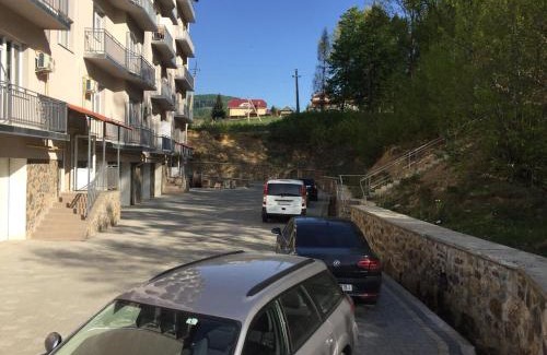 Polyana Apartment | Discover Polyana Apart: Family-Friendly with Hot Tub