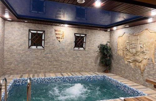 Polyana House | Discover Polyanskiy Zamok: Pet-Friendly Retreat with Pool