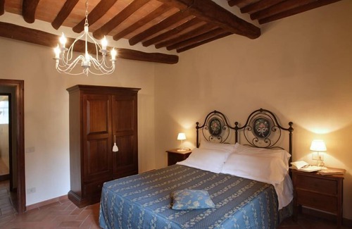 Montaione Hotel | Discover POMARIUM: Ground Floor Comfort with Pool & Breakfast