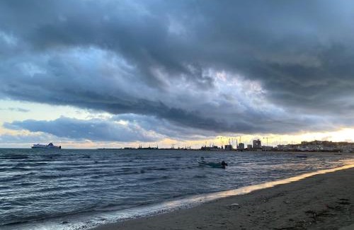 Durres Apartment | Exceptional Oceanfront Stay at Pomegranates & Olives Guesthouse
