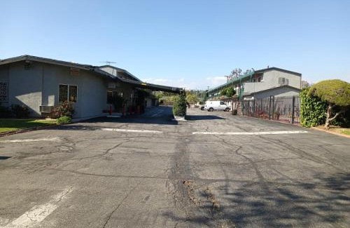 Pomona Hotel | Pet-Friendly Pomona Inn: A 5-Star Experience Awaits