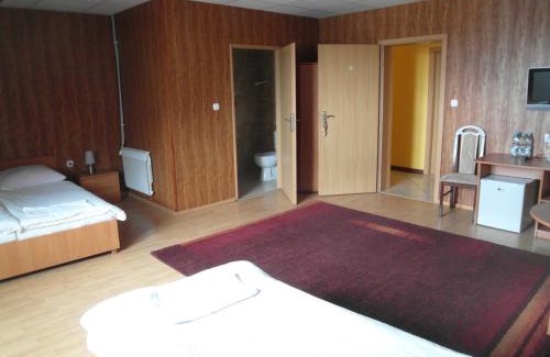 Czaplinek Hotel | Cozy Pomorska Zajazd with Kitchen & Breakfast Options