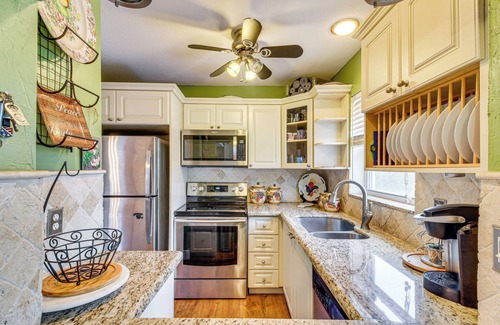 Pompano Beach House | Pompano Beach Bungalow w/Private Pool!