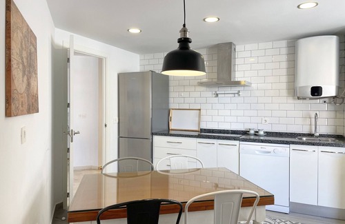La Malagueta Apartment | La Marea - Guest Rated 10/10 with Spa & Family Amenities