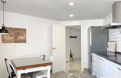 La Malagueta Apartment | La Marea - Guest Rated 10/10 with Spa & Family Amenities