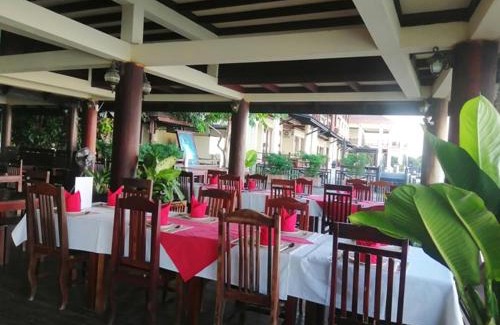 Khong Island Hotel | Family-Friendly Pon Arena Hotel with Pool & Dining Options